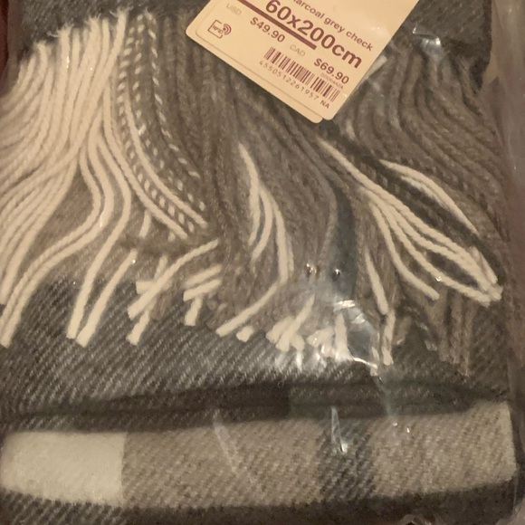 Muji Patterned Wool Woven Stole 60x200cm - Picture 6 of 6